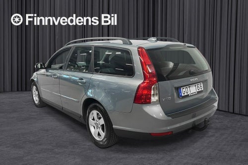 Volvo V50 1,8F *Fint skick/BRA SERVAD/DRAG*