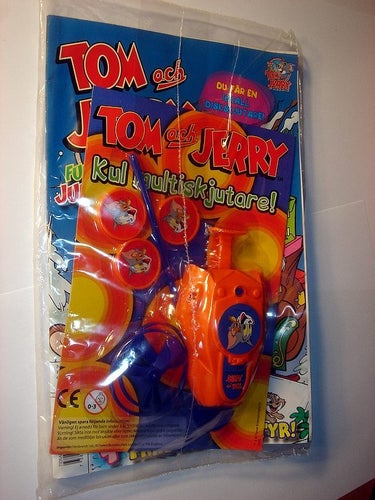 TOM & JERRY I ORIGINAL PLAST med leksak 2009 nr 13 VAPEN