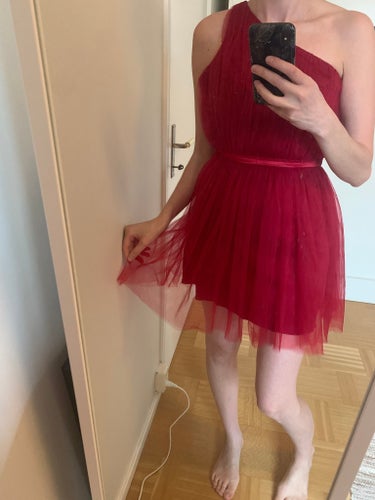 Röd klänning