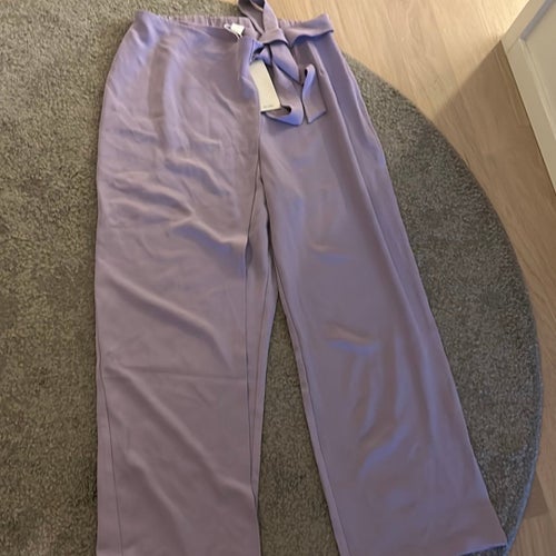 Lila byxor från Halara stl M Petite