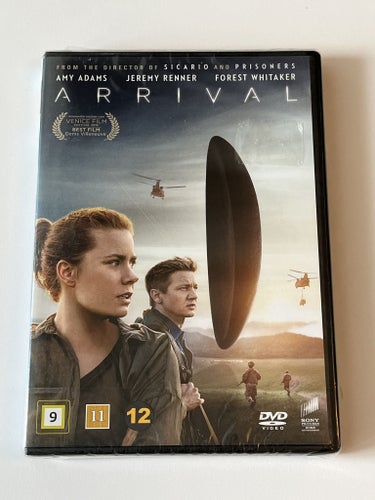 Arrival (Amy Adams & Jeremy Renner, 2016). Inplastad DVD