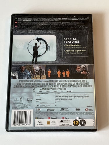 Arrival (Amy Adams & Jeremy Renner, 2016). Inplastad DVD