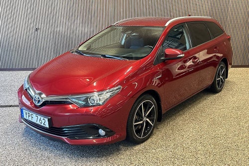 Toyota Auris Touring Sports Hybrid e-CVT, 136hk, 2017