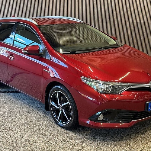 Toyota Auris Touring Sports Hybrid e-CVT, 136hk, 2017