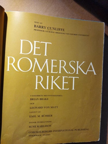 Det romerska riket av Barry Cunliffe. Bok. Very Good plus