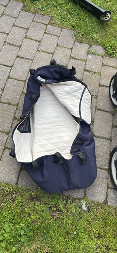Bugaboo Buffalo barnvagn med liggdel