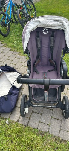 Bugaboo Buffalo barnvagn med liggdel