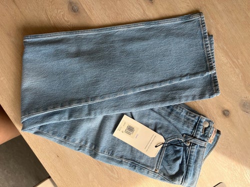 Levi's 70s High Rise Slim Straight jeans, storlek W28 L31