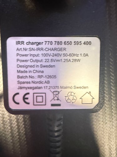 Universal strömadapter 22,5V, 1,25A, 28W - Svart