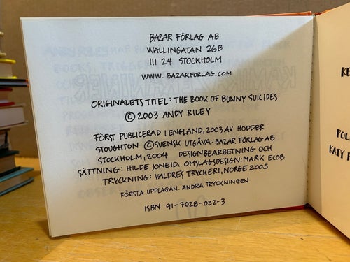 Kamikazekaniner av Andy Riley, bok, Very Fine plus