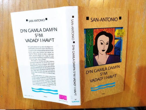 Den gamla damen som vadade i havet av San Antonio. bok. Very Fine