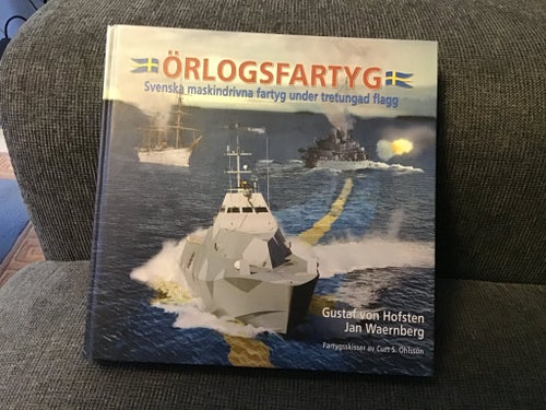 Örlogsfartyg Svenska maskindrivna fartyg under tretungad flagg. Inb. 331 sidor.