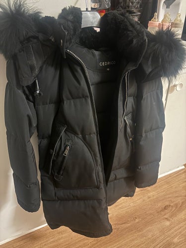 Cedrico svart jacka, storlek XS (Äkta päls)