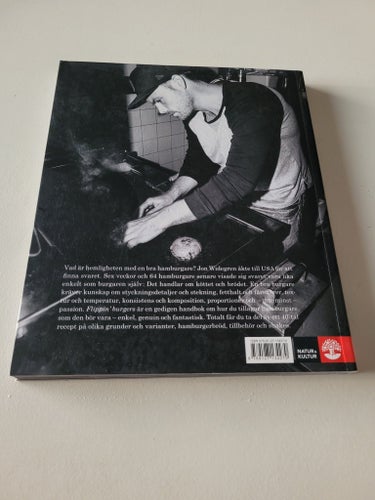 Flippin' Burgers : Hamburgare från grunden av Jon Widegren, 2013