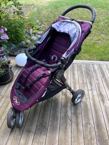 Barnvagn Baby joggar city mini.