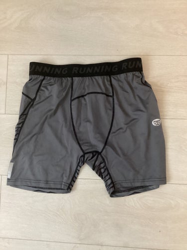 GYP grå träningsshorts STL M NYA