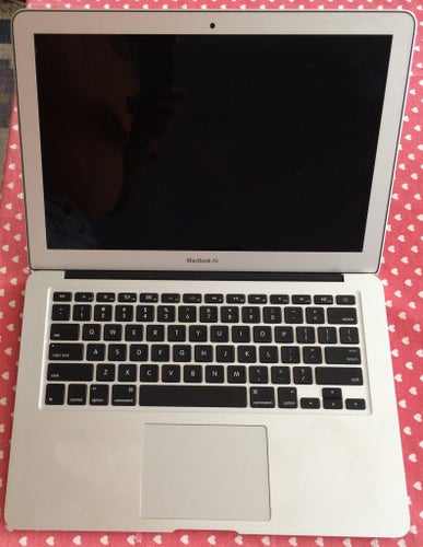 MacBook Air A1466 EMC 2559 som defekt/renoveringsobjekt/reservdel