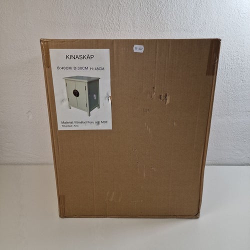 Kinaskåp / Sängbord / Nattduksbord