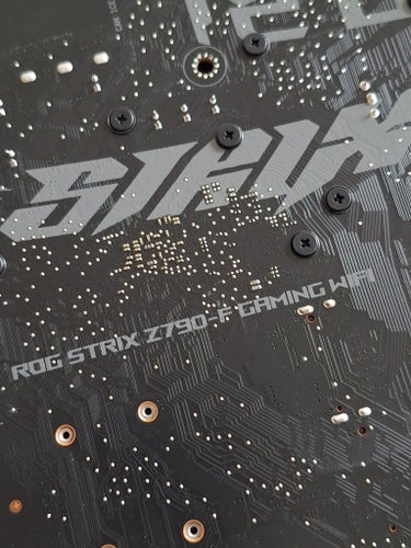 ASUS ROG Strix Z790-F Gaming WiFi Moderkort