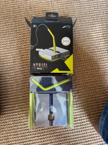 Xtrfy XG-B1-LED musbungee med USB-hubb