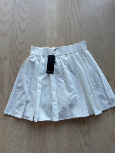 Forever 21 - vit kjol - ny skick!