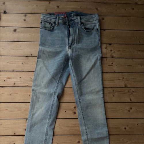 Acne Studios blåa jeans, storlek W27L32
