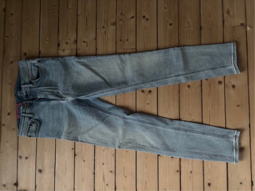 Acne Studios blåa jeans, storlek W27L32