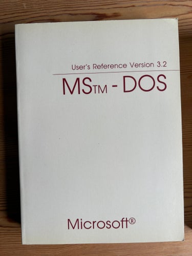 MS-DOS User's Reference Version 3.2 och GW-BASIC User's Reference Version 3.2