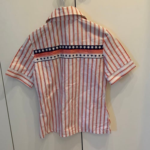 Retro skjorta - vit, röd, blå och storlek 38