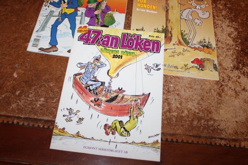 Samlarobjekt, 3 äldre tidningar, Kronblom mm