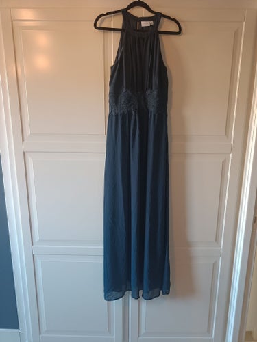 VILA mörkblå långklänning, storlek 34