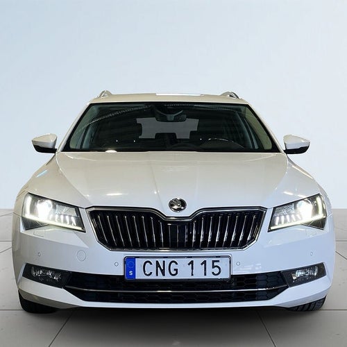Skoda Superb Kombi 2.0 TDI 4x4 SCR Business Drag Kamera S&V-hjul