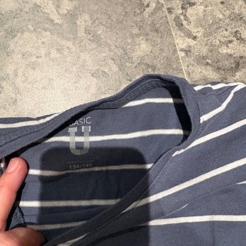 BASIC blå/vit t-shirt, storlek 134-140