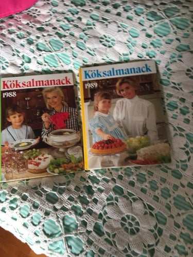 köksalmanackor 2 st år 1988´+1989 inbundna