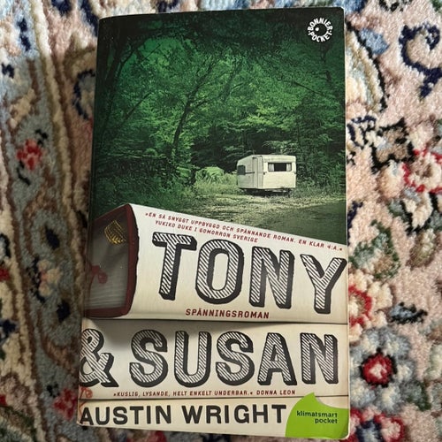 Tony & Susan av Austin Wright, Spänningsroman