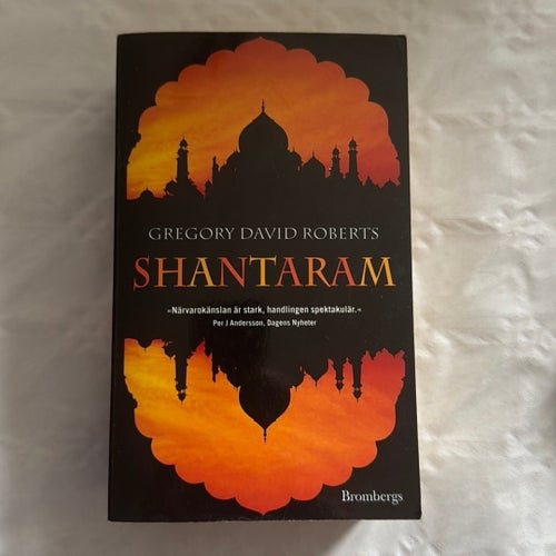Shantaram av Gregory David Roberts, okänt publiceringsår
