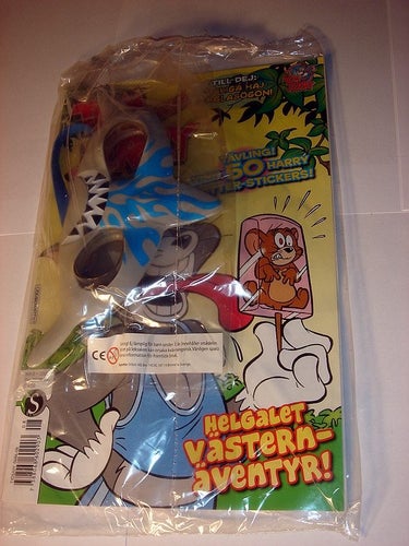 TOM & JERRY I ORIGINAL PLAST med leksak 2009 nr8 SIMGLAS