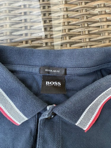 Hugo Boss blå pikétröja, storlek M