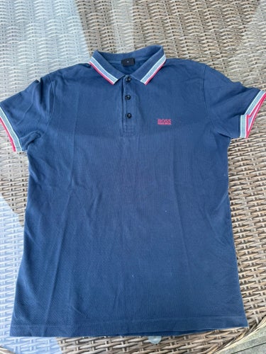 Hugo Boss blå pikétröja, storlek M