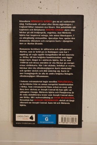 MÖRKRETS HJÄRTA av Joseph Conrad