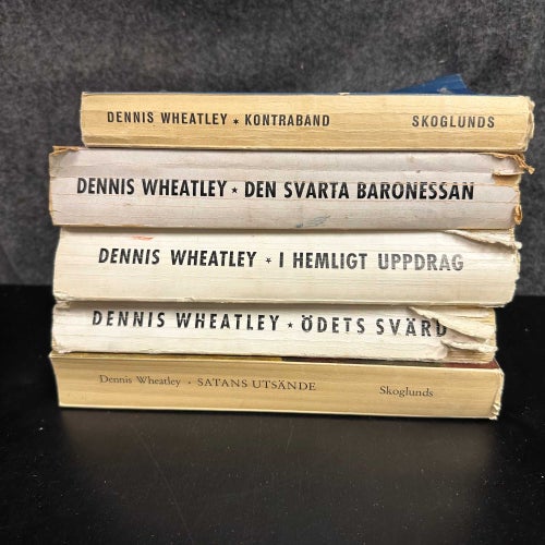 5 böcker av Dennis Wheatly - Kontraband, Ödes svärd, Satans utsän mm - Bokpaket