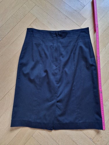 Kjol, svart, H&M, storlek 42