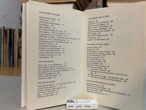 Åsikter av Jan Guillou. Bok. Very Fine plus