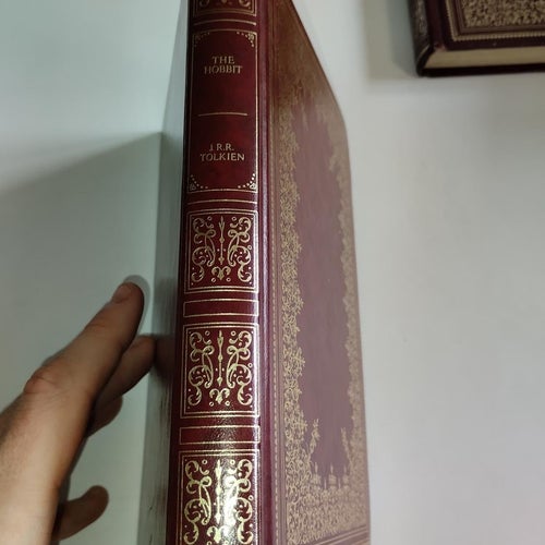 Stunning the hobbit in great condition Tolkien