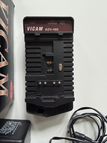 VICAM ADV-486 Universal Camcorder Batteriladdare/Urladdare