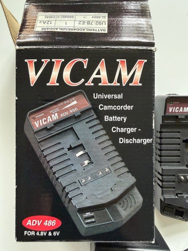 VICAM ADV-486 Universal Camcorder Batteriladdare/Urladdare