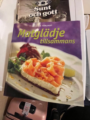 3st böcker 1st frakt : Gott från ugnen, Sunt och gott, Matglädje tillsammans