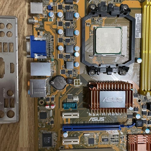 ASUS M3A - H/ HDMI moderkort med AMD Athlon CPU