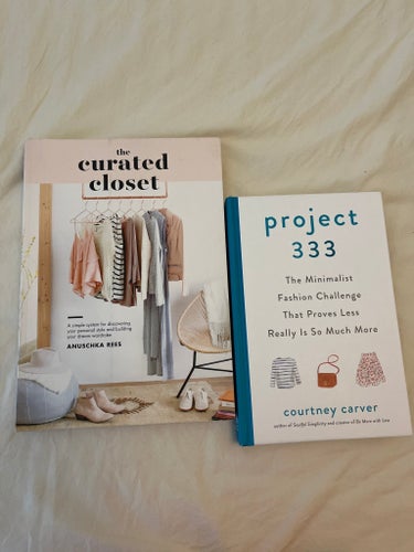 The Curated Closet av Anuschka Rees + Project 333