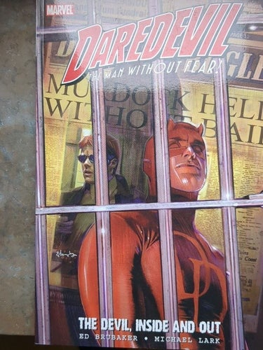 Daredevil: The Devil, Inside and Out av Ed Brubaker